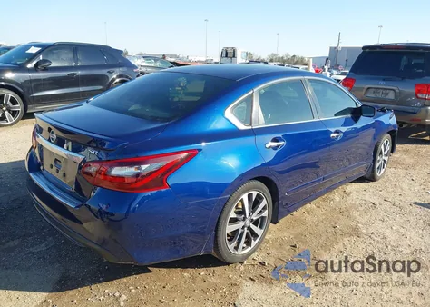 2017 Nissan Altima 2.5 Sr из США, поврежденный, VIN 1N4AL3AP3HC137586